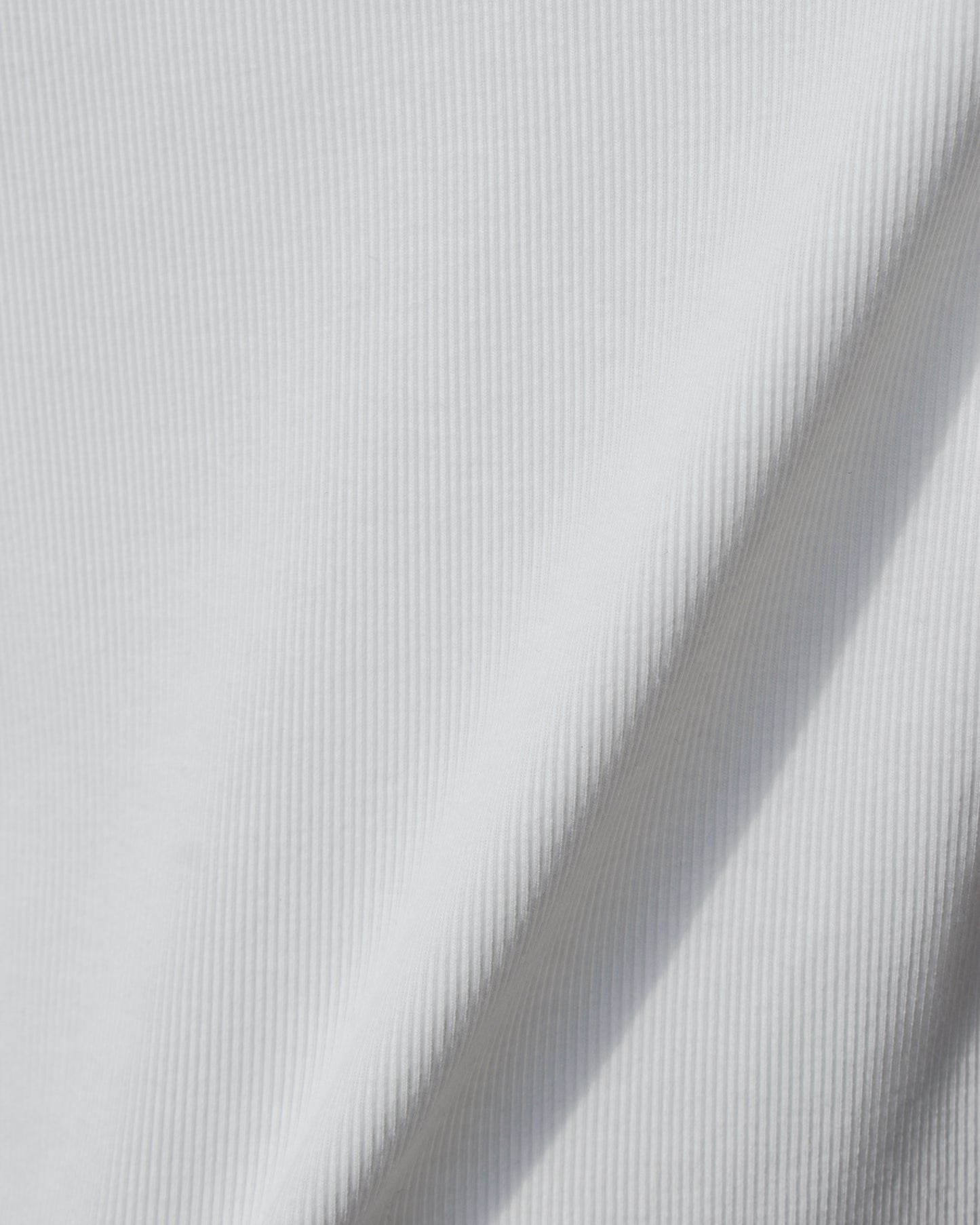 color : off-white