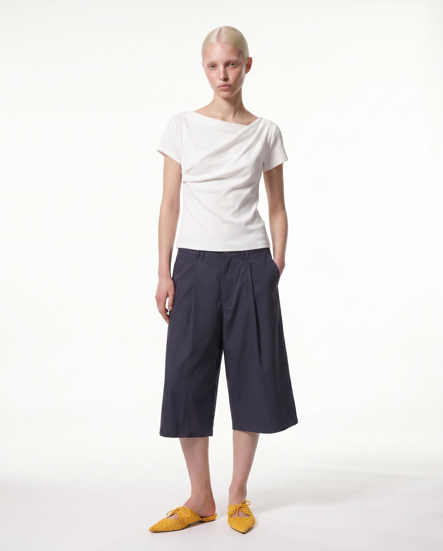 color : off-white